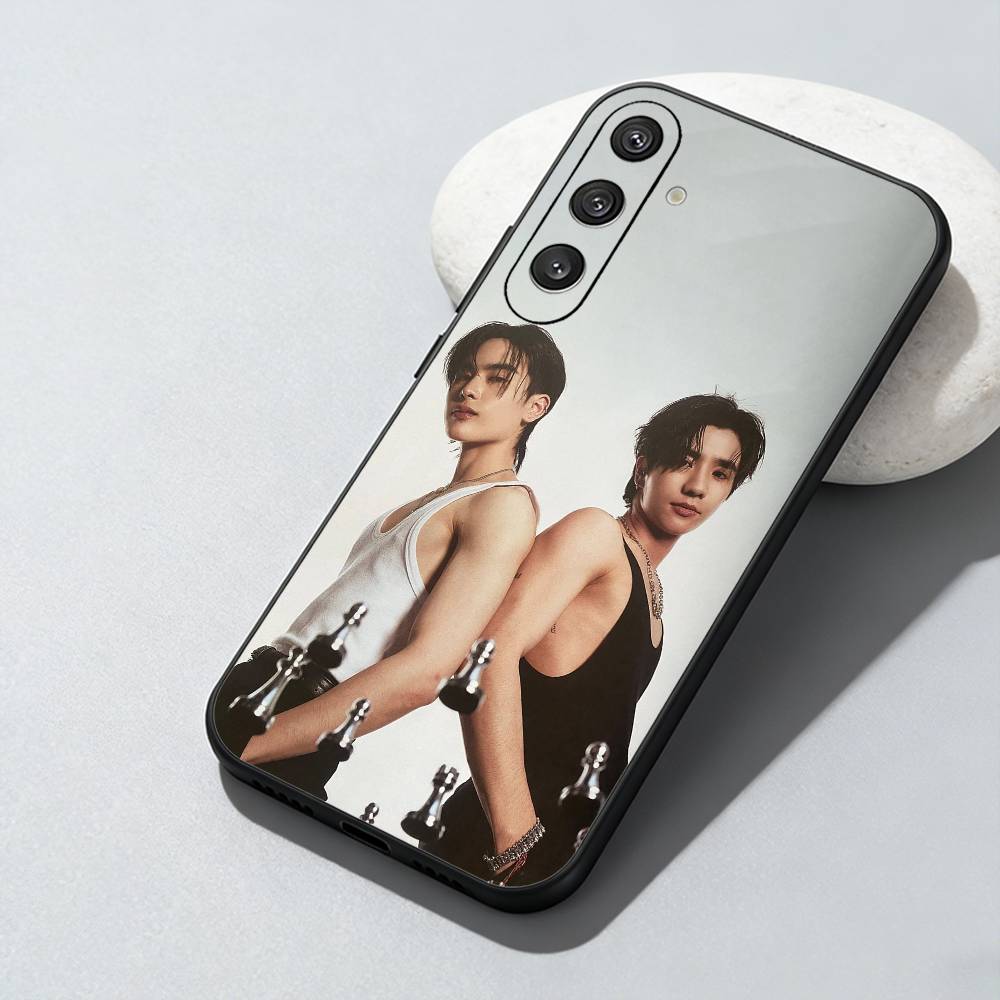 D-Devil K-Kiss Perth x Santa C - đánh giá và giá Phone Cases Perth